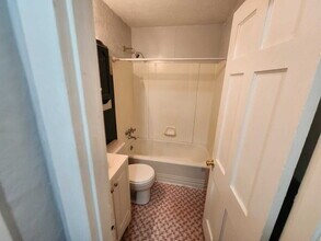 7125 Greenhaven Dr in St. Louis, MO - Building Photo - Building Photo