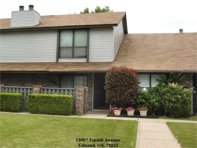 13907 Fairhill Ave in Edmond, OK - Foto de edificio
