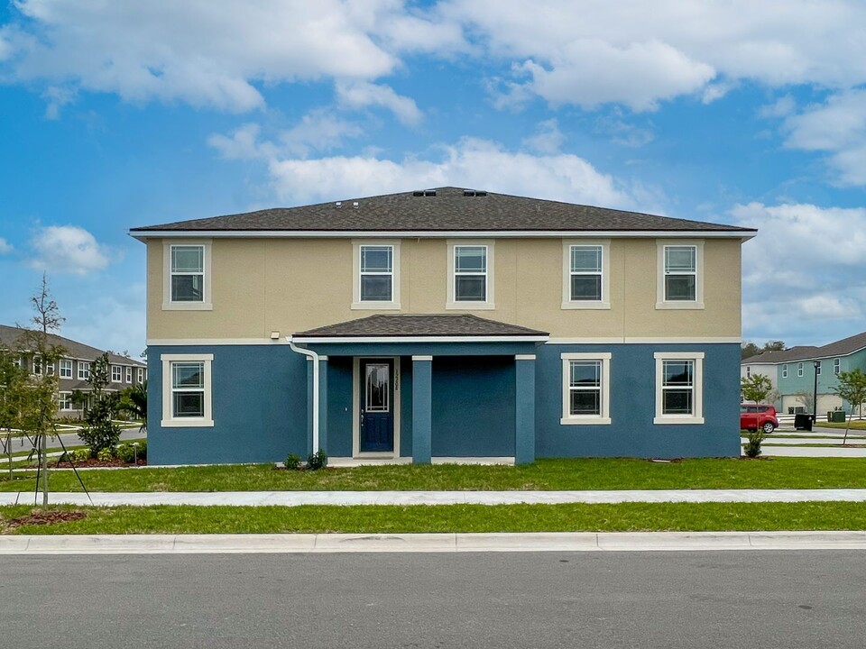12208 Linear St in Orlando, FL - Building Photo
