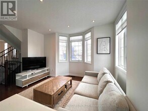 80 Bell Estate Rd in Toronto, ON - Building Photo - Building Photo