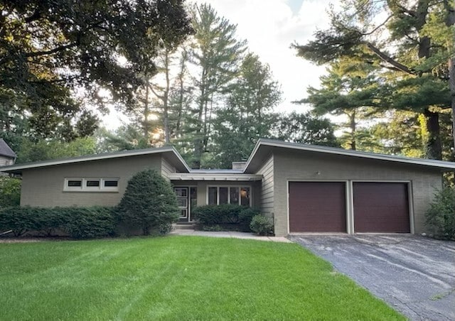 property at 3304 Blackhawk Dr