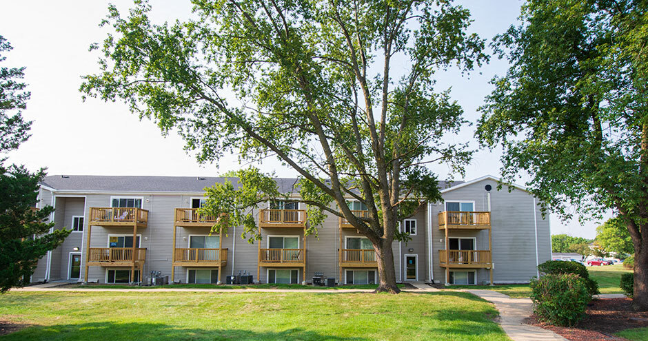 Westpointe Apartments in Urbandale, IA - Foto de edificio