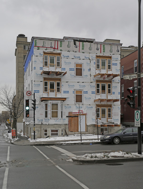 512 St-Joseph Blvd in Montréal, QC - Building Photo