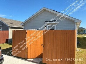 474 Reverie Wy in Ferris, TX - Building Photo - Building Photo