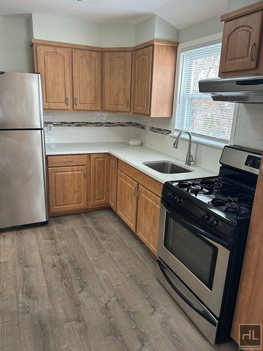 Two Bedroom Bayside Apartment in Queens, NY - Foto de edificio