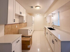 4235 Dacca Dr in Houston, TX - Foto de edificio - Building Photo