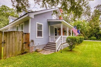 408 Woodland Shores Rd in Charleston, SC - Building Photo - Building Photo