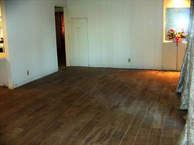 15252 Devonshire St in Los Angeles, CA - Building Photo - Building Photo