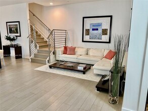 3050 Day Ave in Miami, FL - Building Photo - Building Photo