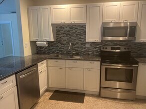 3640 Stokes Dr in Sarasota, FL - Building Photo - Building Photo