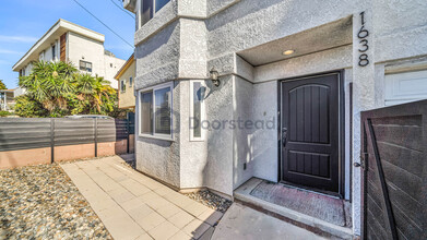 1638 S Bundy Dr in Los Angeles, CA - Building Photo - Building Photo