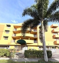 2441 SW 31st Ave, Unit 207 in Miami, FL - Building Photo - Building Photo