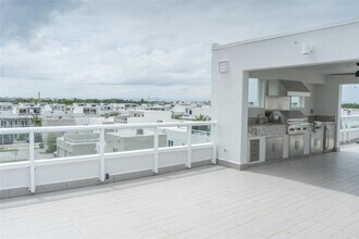 10360 NW 64th St in Doral, FL - Building Photo - Building Photo