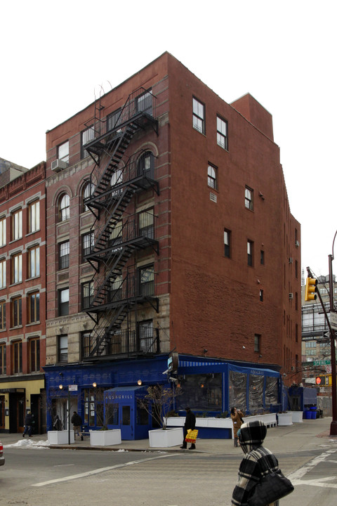 208-210 Spring St in New York, NY - Building Photo