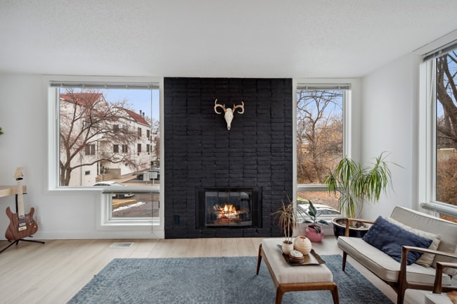property at 3022 Lake Shore Dr