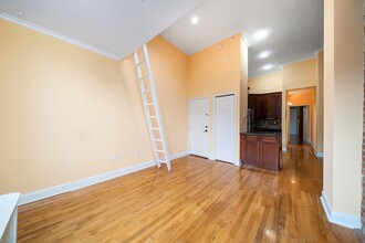 208 Washington St in Jersey City, NJ - Building Photo - Building Photo