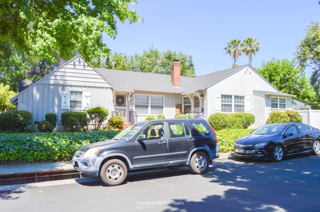 13803-13805 Burbank Blvd in Van Nuys, CA - Building Photo