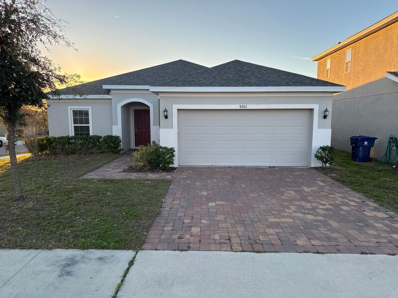 9701 Kinmore Dr in Groveland, FL - Building Photo