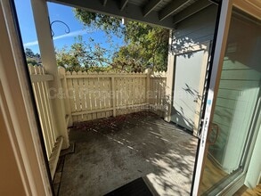 75 Shoreline Ct in Richmond, CA - Building Photo - Building Photo
