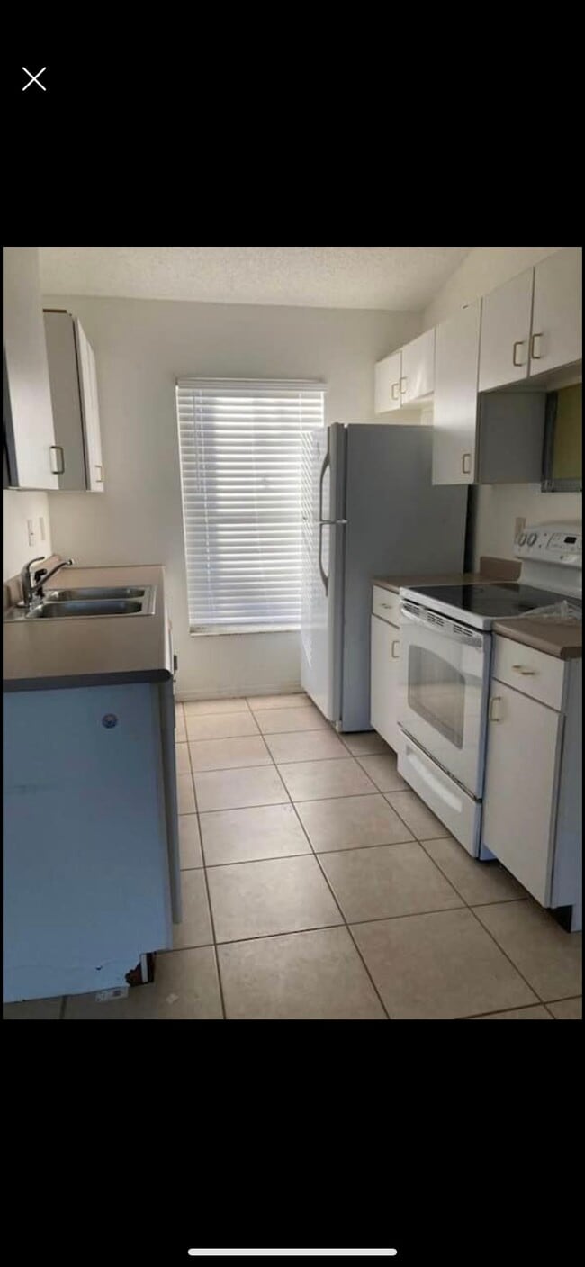 3241 Courtney Dr in Lake Wales, FL - Building Photo - Building Photo