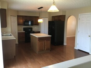 7648 Harwood Ct in Maineville, OH - Foto de edificio - Building Photo