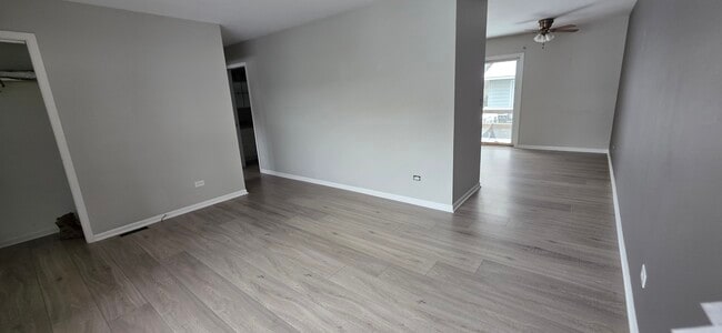 1114 N Oak Terrace in Round Lake Beach, IL - Building Photo - Building Photo