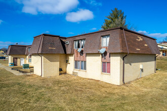 100 S 8th St in Carlisle, IA - Building Photo - Building Photo