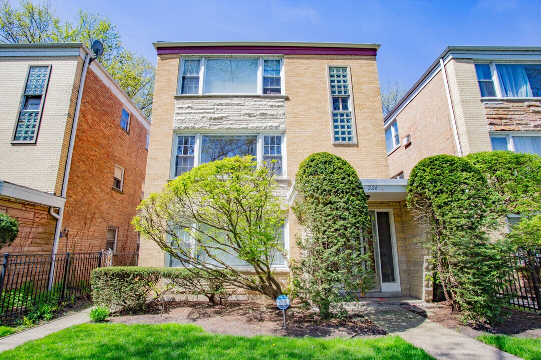 226 Callan Ave in Evanston, IL - Building Photo