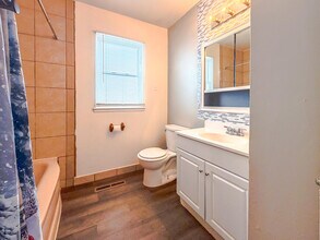 10111 Corning St in Oak Park, MI - Building Photo - Building Photo