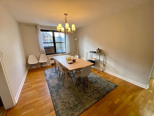53 Harvard Ave, Unit 2 in Brookline, MA - Building Photo - Building Photo