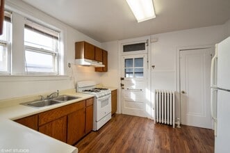 6038 N Washtenaw Ave in Chicago, IL - Building Photo - Building Photo