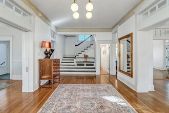 602 E Victory Dr in Savannah, GA - Foto de edificio - Building Photo