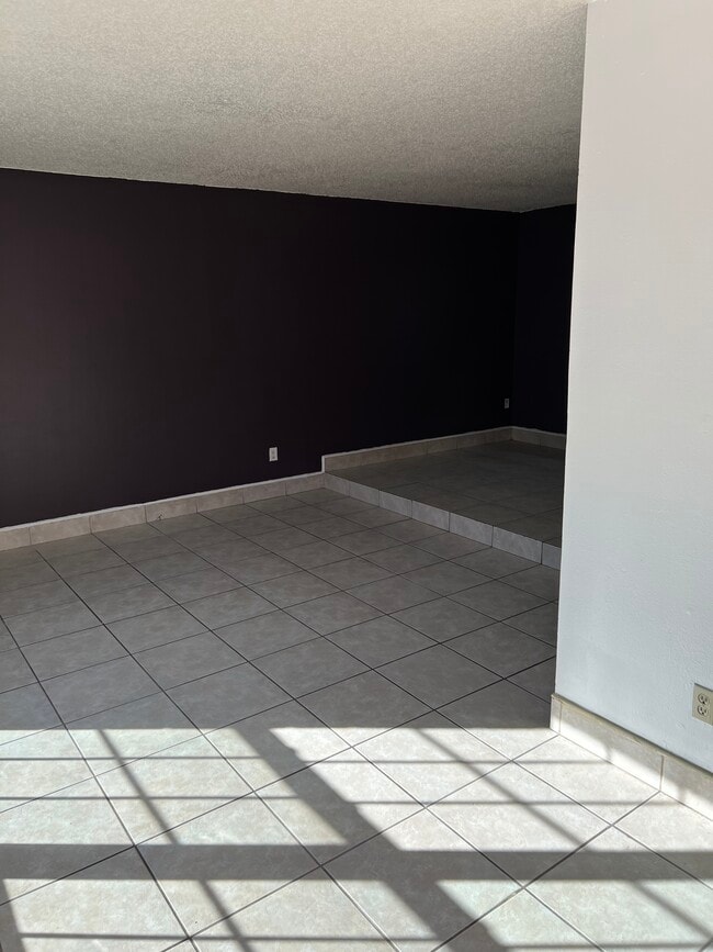 5653 Townhouse Dr in New Port Richey, FL - Foto de edificio - Building Photo