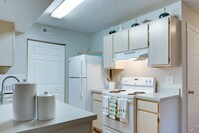Building Photo - Seminole Grand Apartments in Tallahassee, Florida