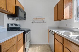 2507 W Slaughter Ln in Austin, TX - Building Photo - Building Photo