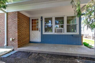 120 Broadway St in Libertyville, IL - Building Photo - Building Photo