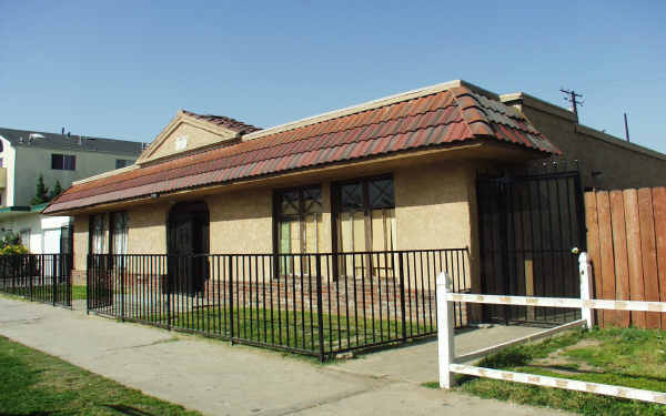 1135 Dawson Ave in Long Beach, CA - Foto de edificio - Building Photo