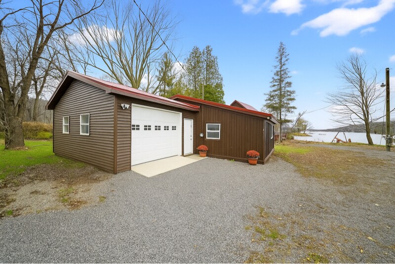 23 S Lake Rd in Deruyter, NY - Building Photo