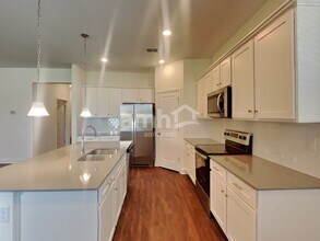 33805 Widman Way in Zephyrhills, FL - Foto de edificio - Building Photo