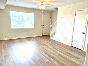 3812 Memorial Blvd, Unit 6 in Kingsport, TN - Building Photo - Building Photo