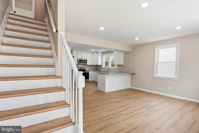 property at 706 Sue Grove Rd