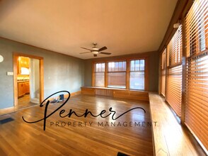 127 E Kansas Ave in Independence, MO - Building Photo - Building Photo