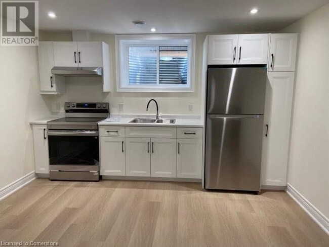 8901 Angie Dr in Niagara Falls, ON - Building Photo - Building Photo