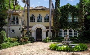 5801 Pine Tree Dr in Miami Beach, FL - Building Photo - Building Photo