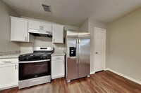 9323 Rippling Fields Dr in Houston, TX - Building Photo - Building Photo