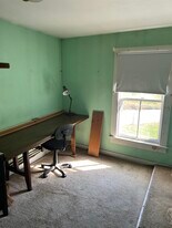 12 Central St in Derry, NH - Building Photo