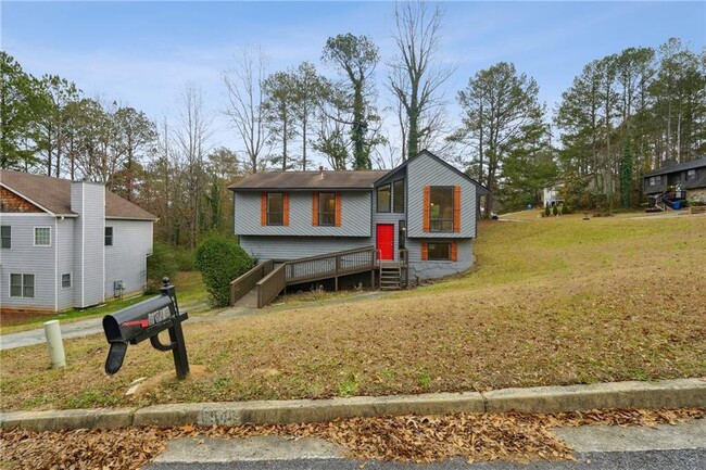 6949 Merrywood Dr in Fairburn, GA - Building Photo - Building Photo