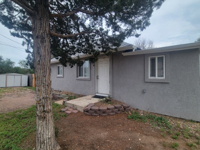 property at 404 S Race St