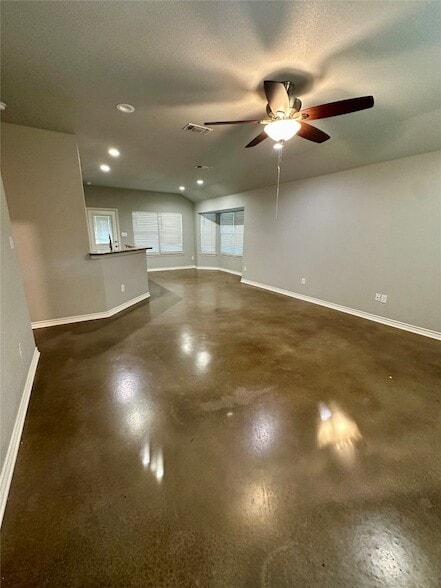 134 Dennis Dr in Azle, TX - Building Photo - Building Photo