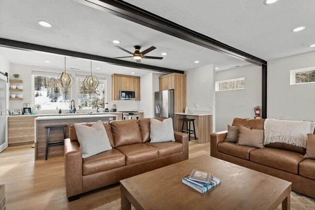 220 Circle Dr in Brian Head, UT - Building Photo - Building Photo